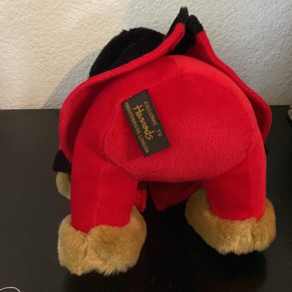 Harrods 10” Vintage Royal Guardsman Plush Bear with original tag in red uniform. - Picture 8 of 12